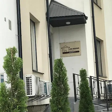 Отель Leo *