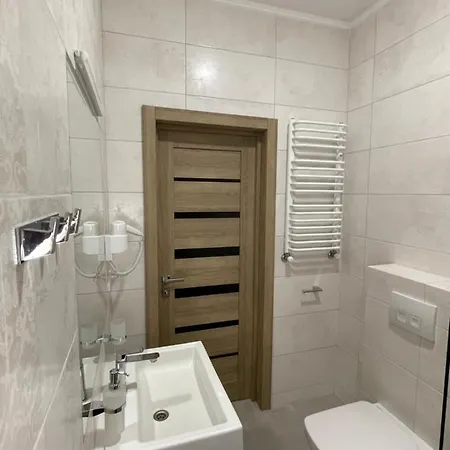Leo Hotel