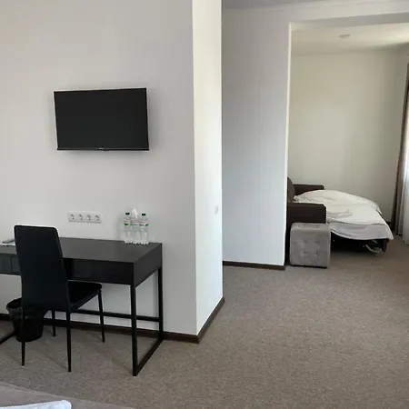Leo Hotel